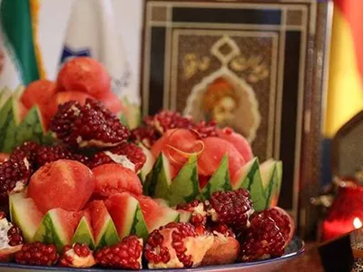 ویژه برنامه شب یلدا همراه با موسیقی زنده در هتل تالار با تخفیف آفکادو