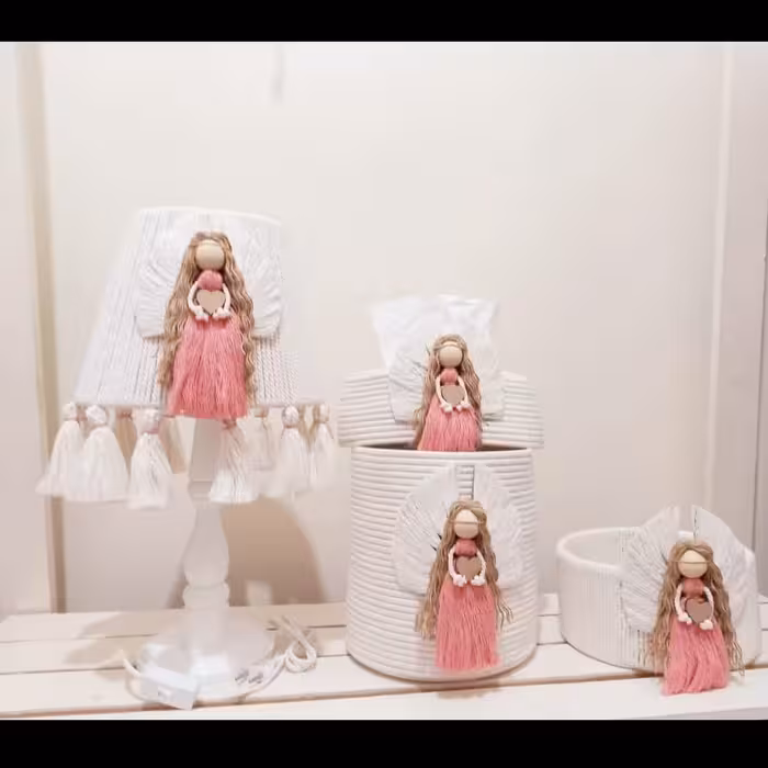 آباژور مکرومه و سبد لوسیون و سطل زباله و جادستمال مکرومه قیطان دوزی در طرح های مختلف و رنگبندی 