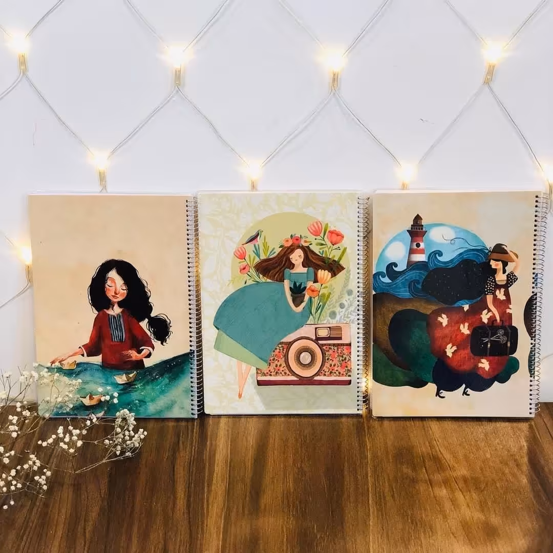 دفتر سیمی فانتزی 80 برگ جلد پرس شده در طرح های متفاوت