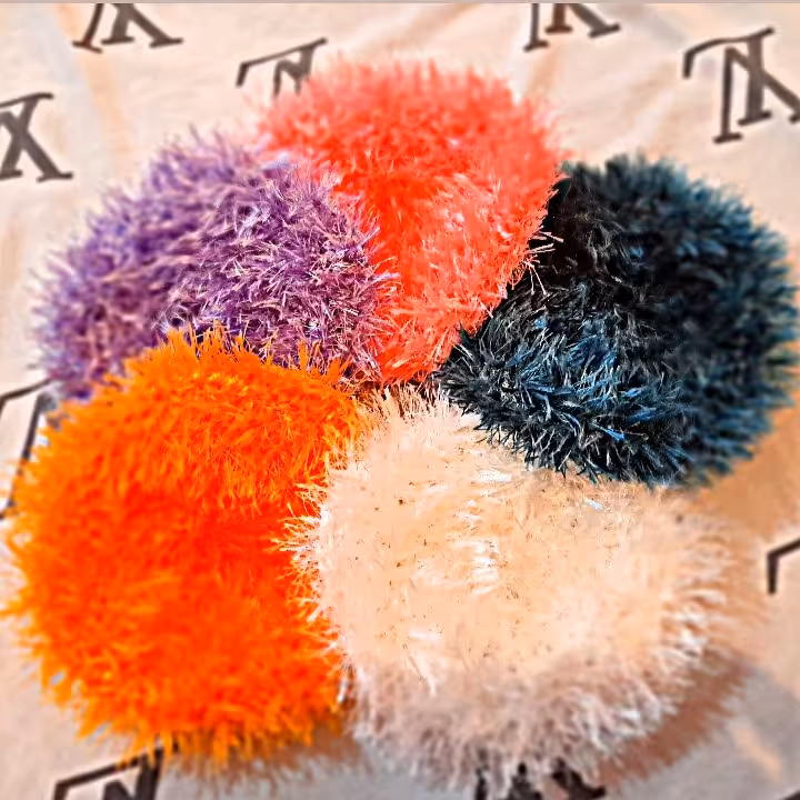 اسکاج در رنگبندی های مختلف به صورت عمده و تک