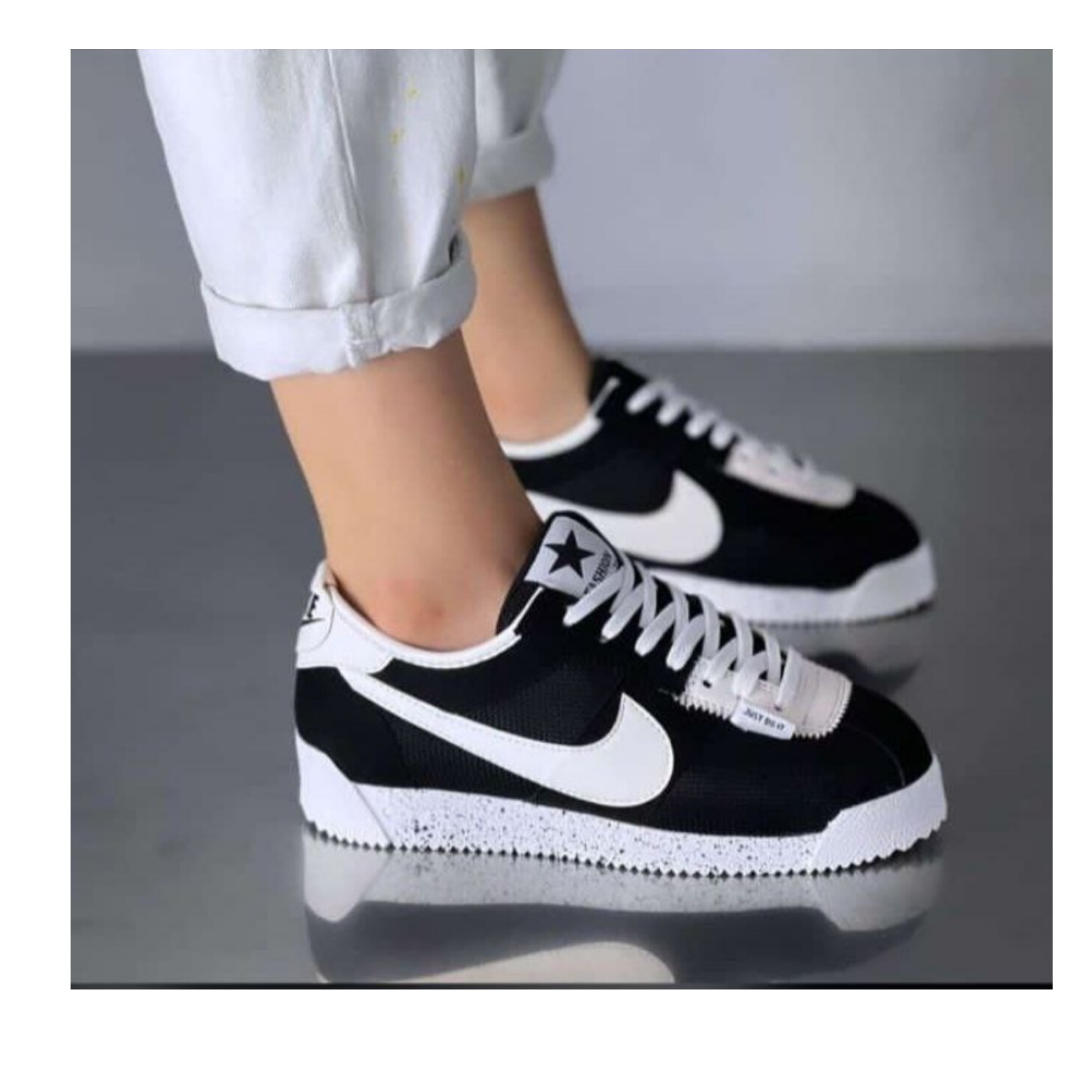 مدل کتونی NIKE با زیره پیو 3 سانت و کف بندی طبی شیک و راحت با ضمانت
رنگبندی
سایزبندی از 37 تا 40