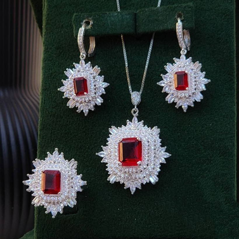 نیمست نقره جواهری روکش طلا سفید عیار 925 مشابه قالب طلا