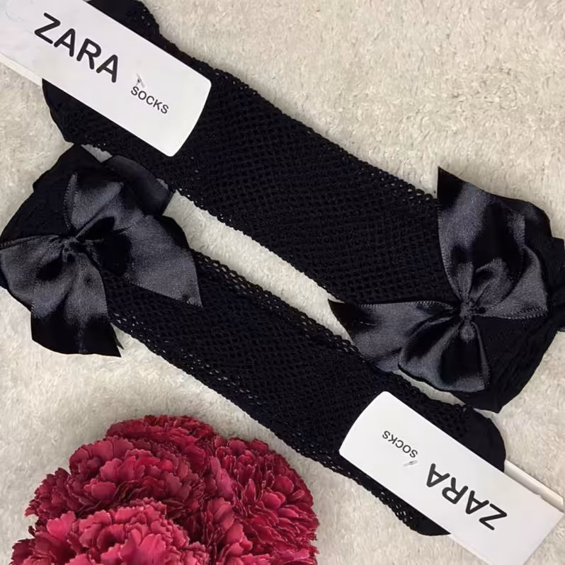 جوراب فیشنت(زنبوری)پشت پا پاپیون میخوره بچه گانه و بزرگسال تک رنگ مشکی