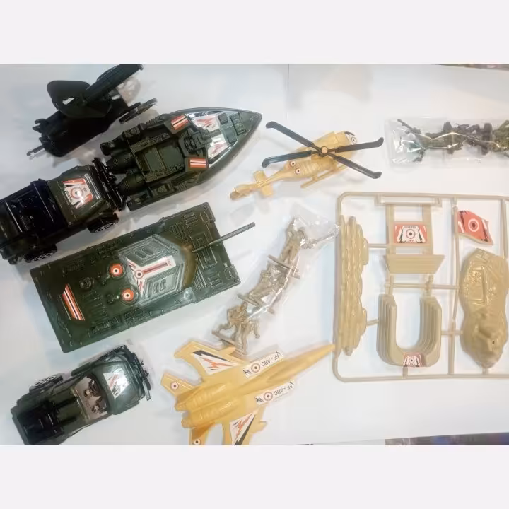 ست پادگان و ماشین و سرباز و لوازم جنگی کامل