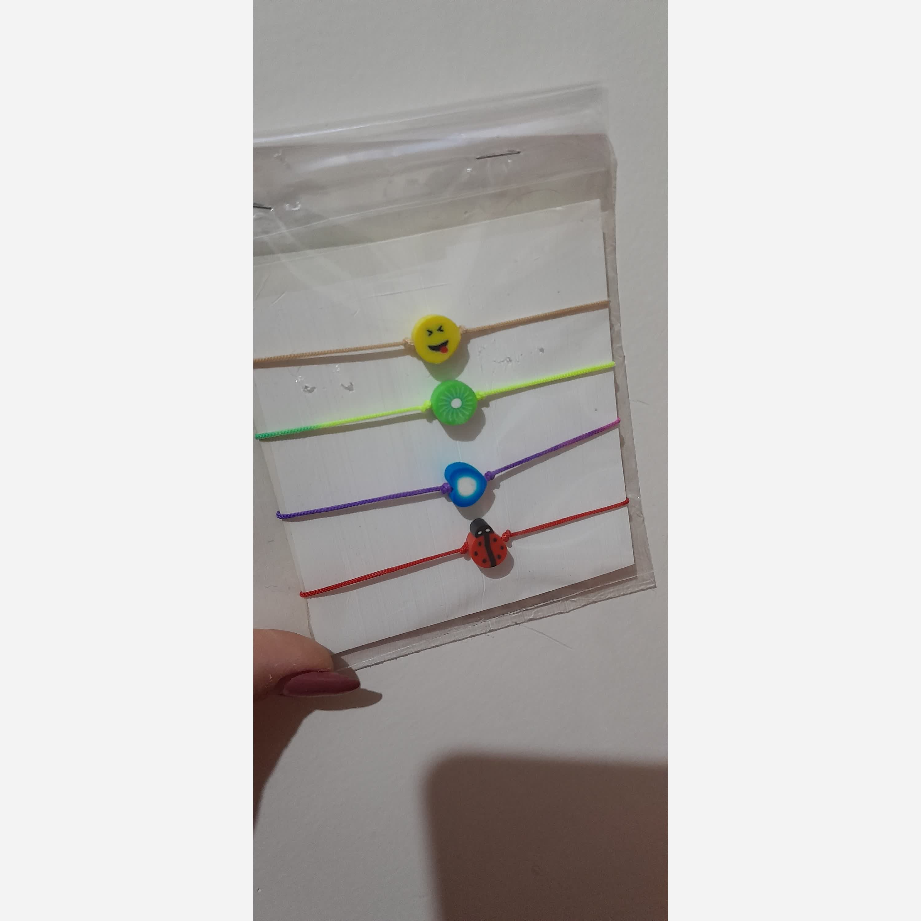 دستبند دخترانه دستبند زنانه ظریف و زیبا نخی بسته 4 عددی در رنگبندی