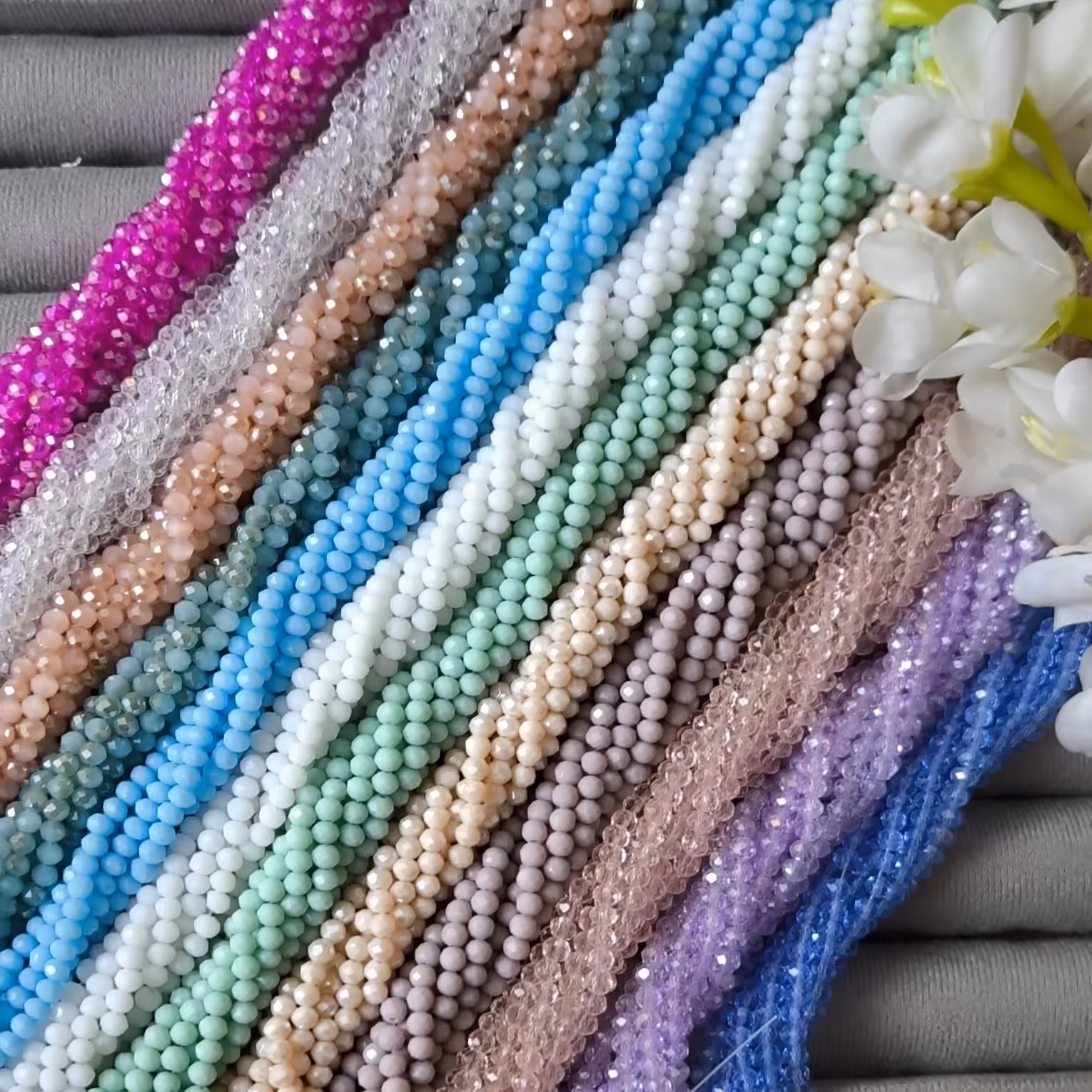 کریستال سنگی تراش سایز 4 (فروش بصورت ریسه ای شامل 110 دونه)