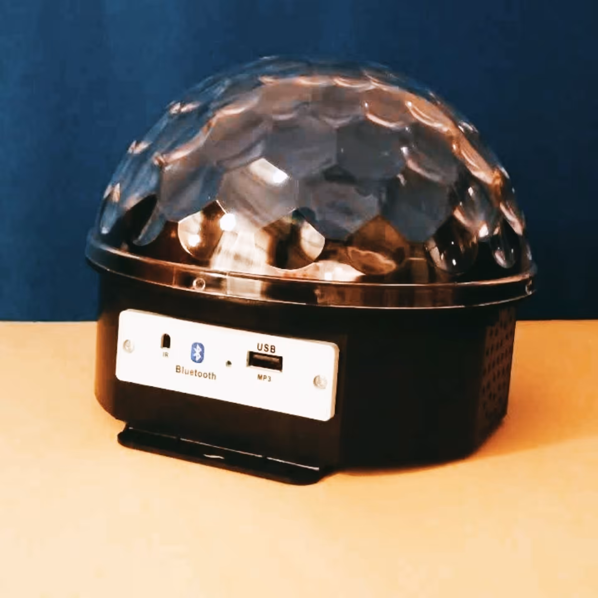 لامپ رقص نور دیسکو بلوتوثی و اسپیکردار نیمکره مدلmagic ball