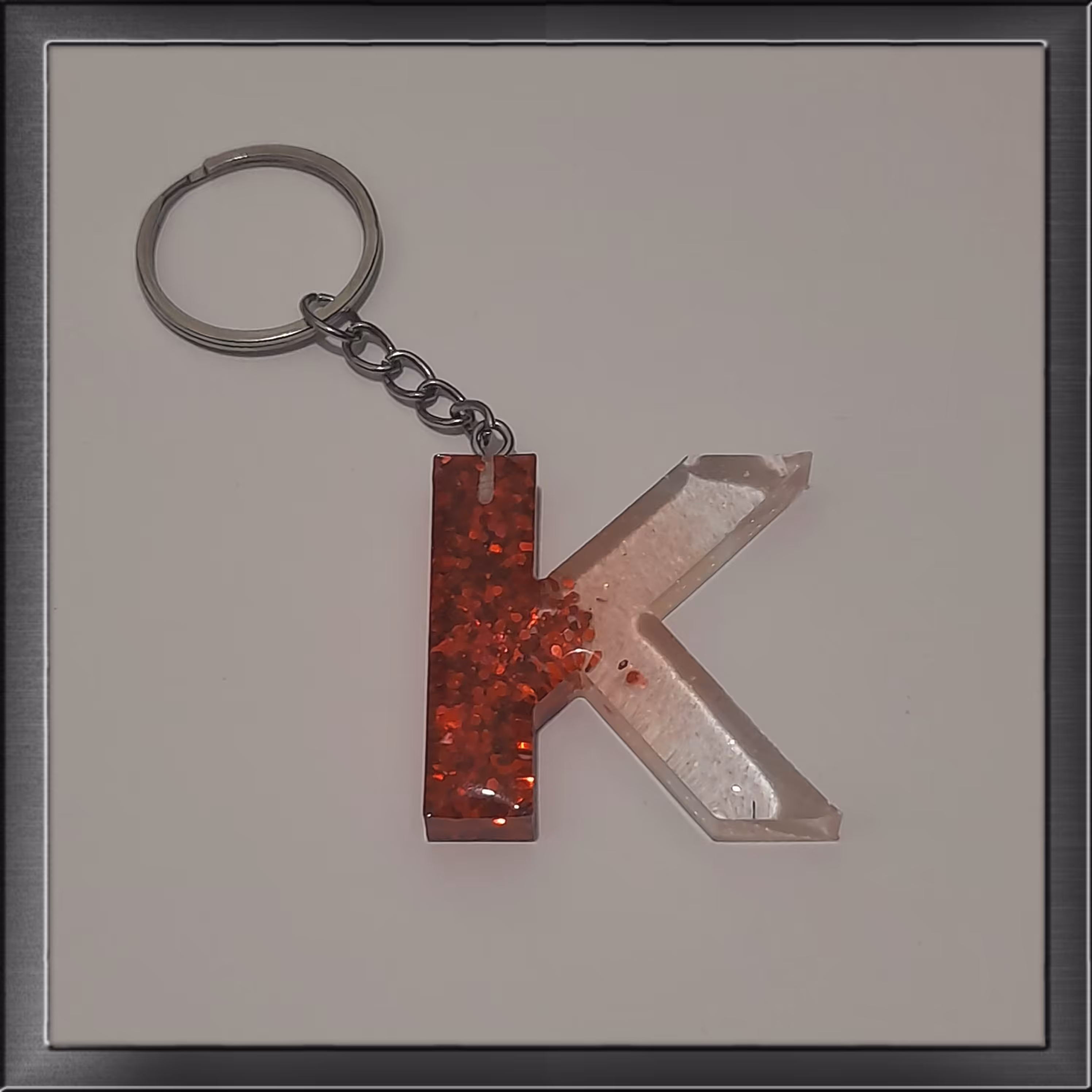 جاسویچی رزینی حروف انگلیسی حرف K دورنگ پولکی