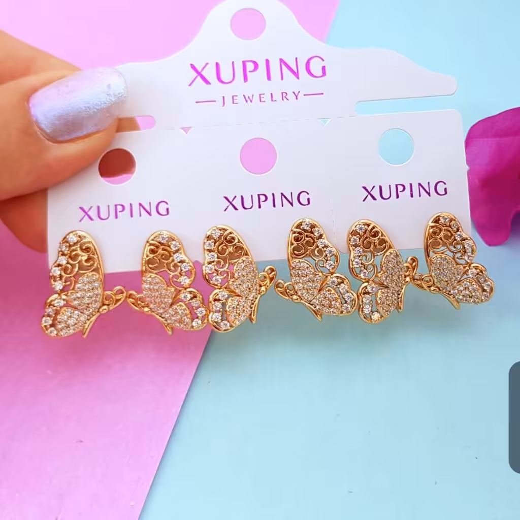 گوشواره میخی طرح پروانه 