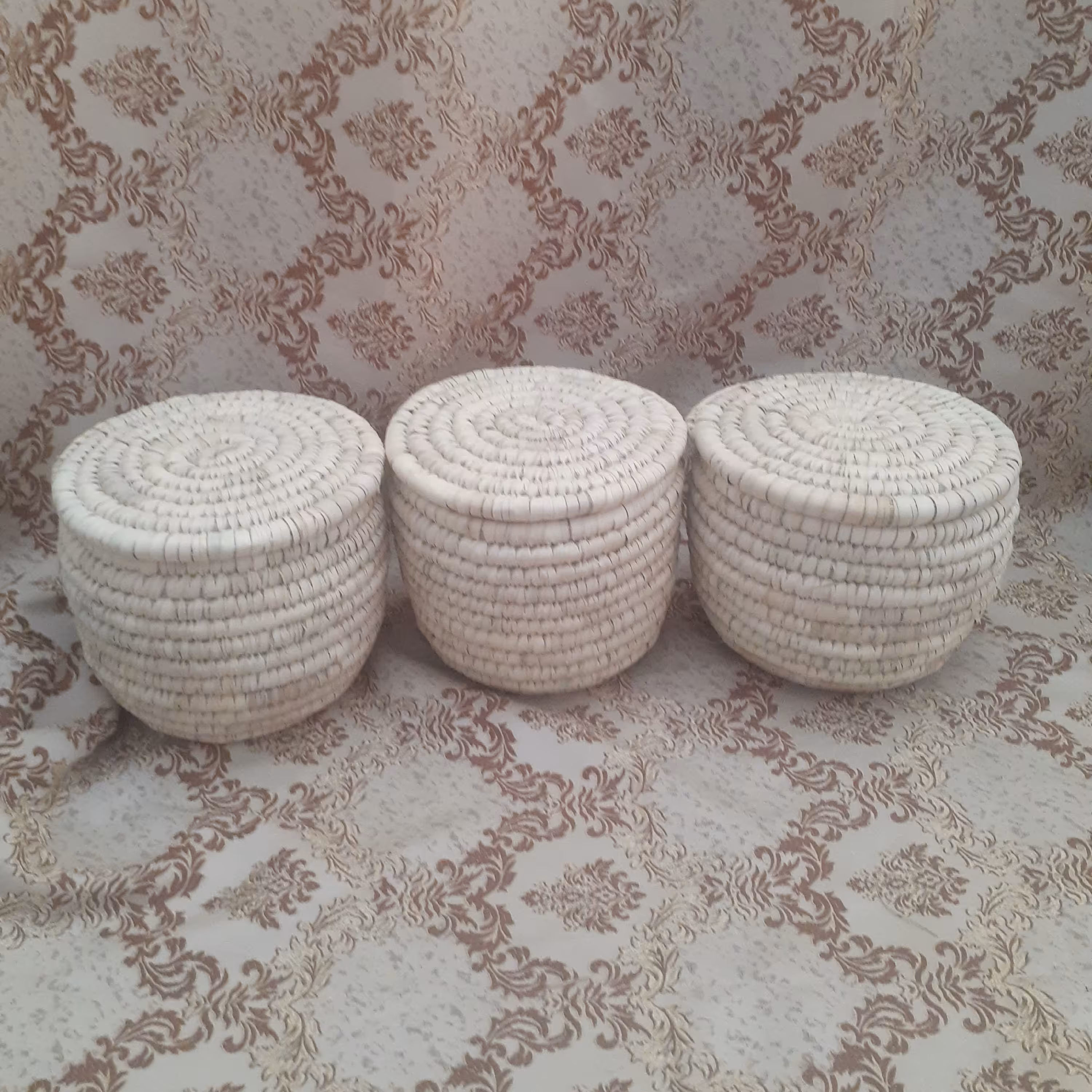 جا حبوباتی حصیری 15 در 15 ظرفیت 1کیلویی پس کرایه