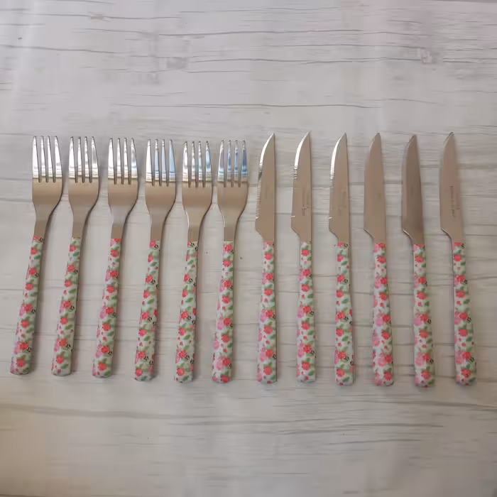 کارد و چنگال میوه خوری 12 عددی طرح سرامیکی مارک ماربلا 6 عدد چنگال و 6 عدد کارد (چاقو و چنگال میوه خوری ) رنگ گل قرمز 