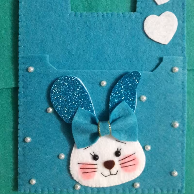 جا شارژر ی برای نگهداری موبایل در رنگ های مختلف و در طرح ورنگ دلخواه شما عزیزان آماده فروش 