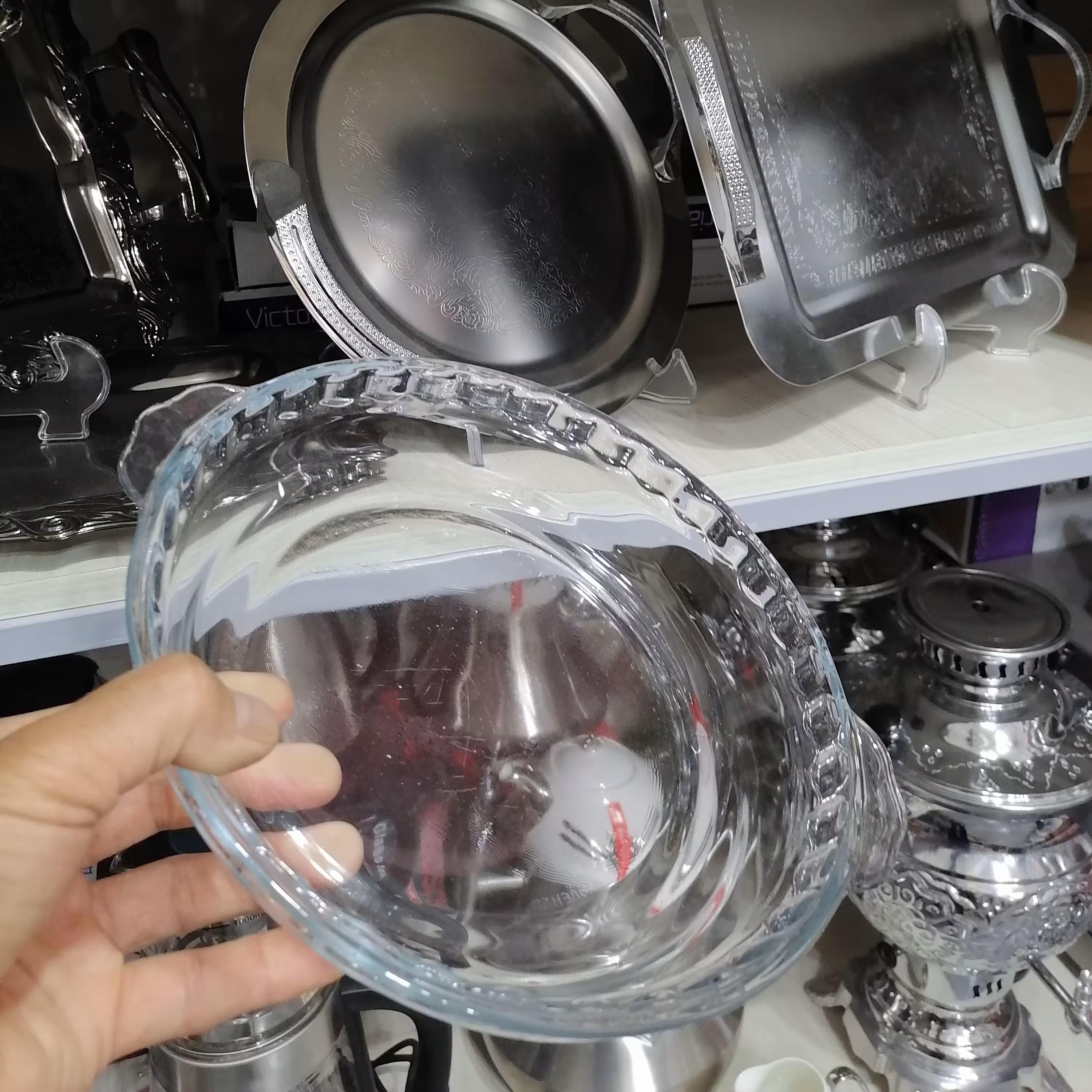 پیتزا خوری کریستال جفتی نازنین. بلور اصفهان