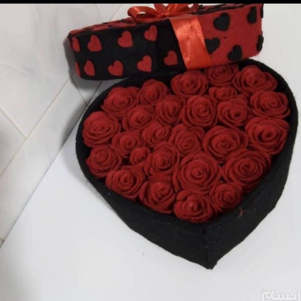باکس گل رز .رنگ قرمز