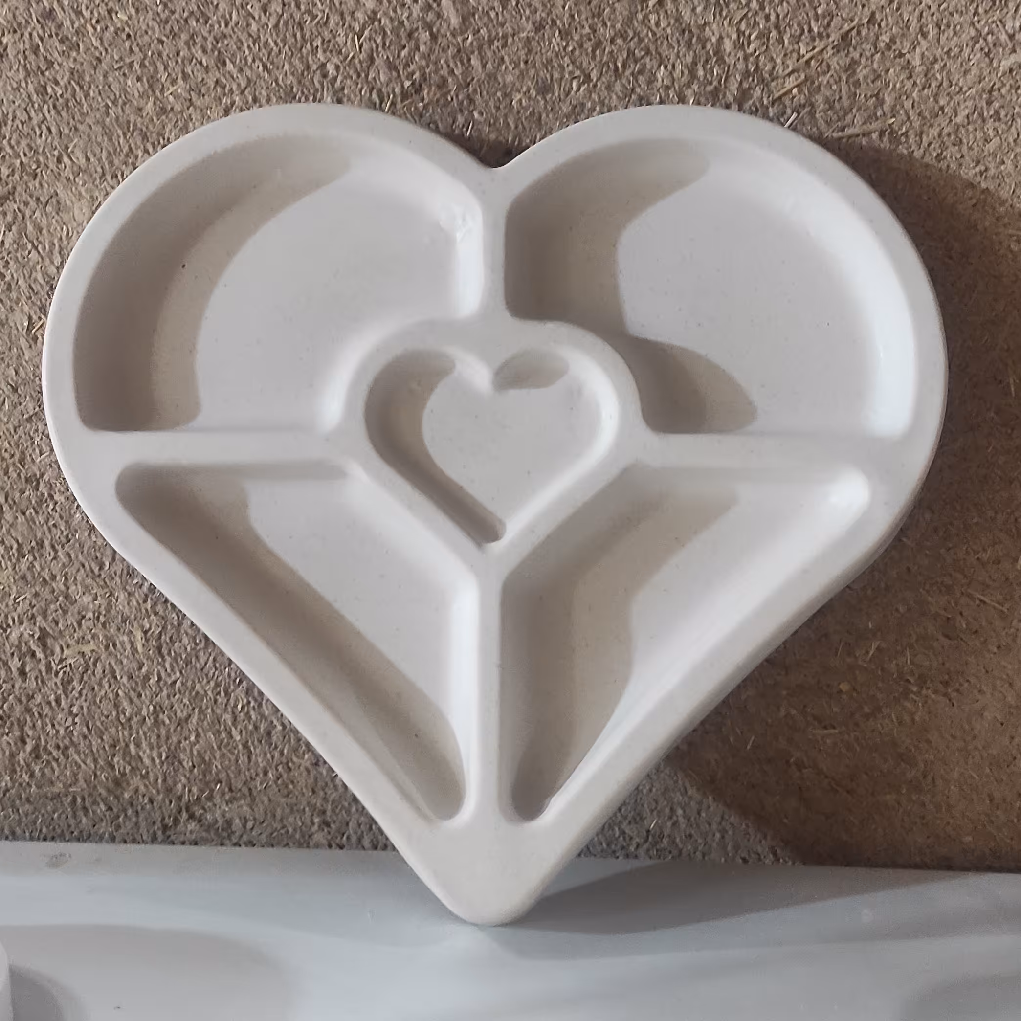 اردوخوری قلبی رنگ بندی دلخواه شما تک و عمده وزن 1.2kg ظروف سرو و پذیرایی