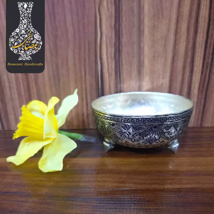 پیاله قلم زنی کوچک جا سکه ای دستساز قلم ریزه  اعلاء سیاه قلم طرح نقره 