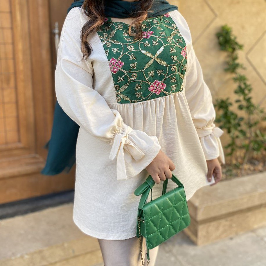 مانتو زنانه جلو بسته عروسکی با خرجکار هندی سایز بزرگ