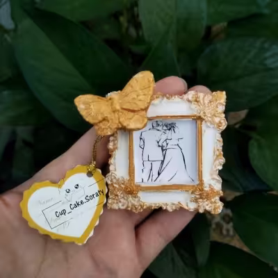 گیفت عروس طرح قاب مربع وپروانه