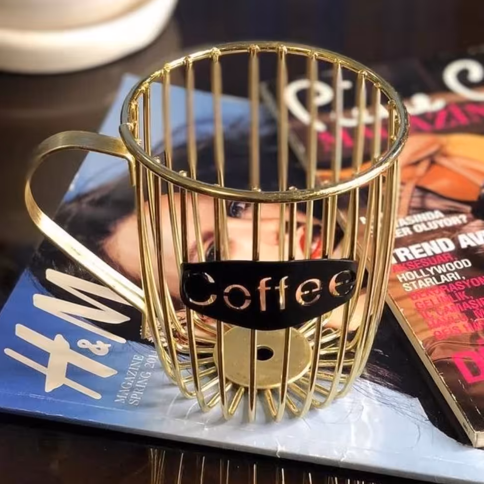 استند کافی فقط طلایی موجوداست 