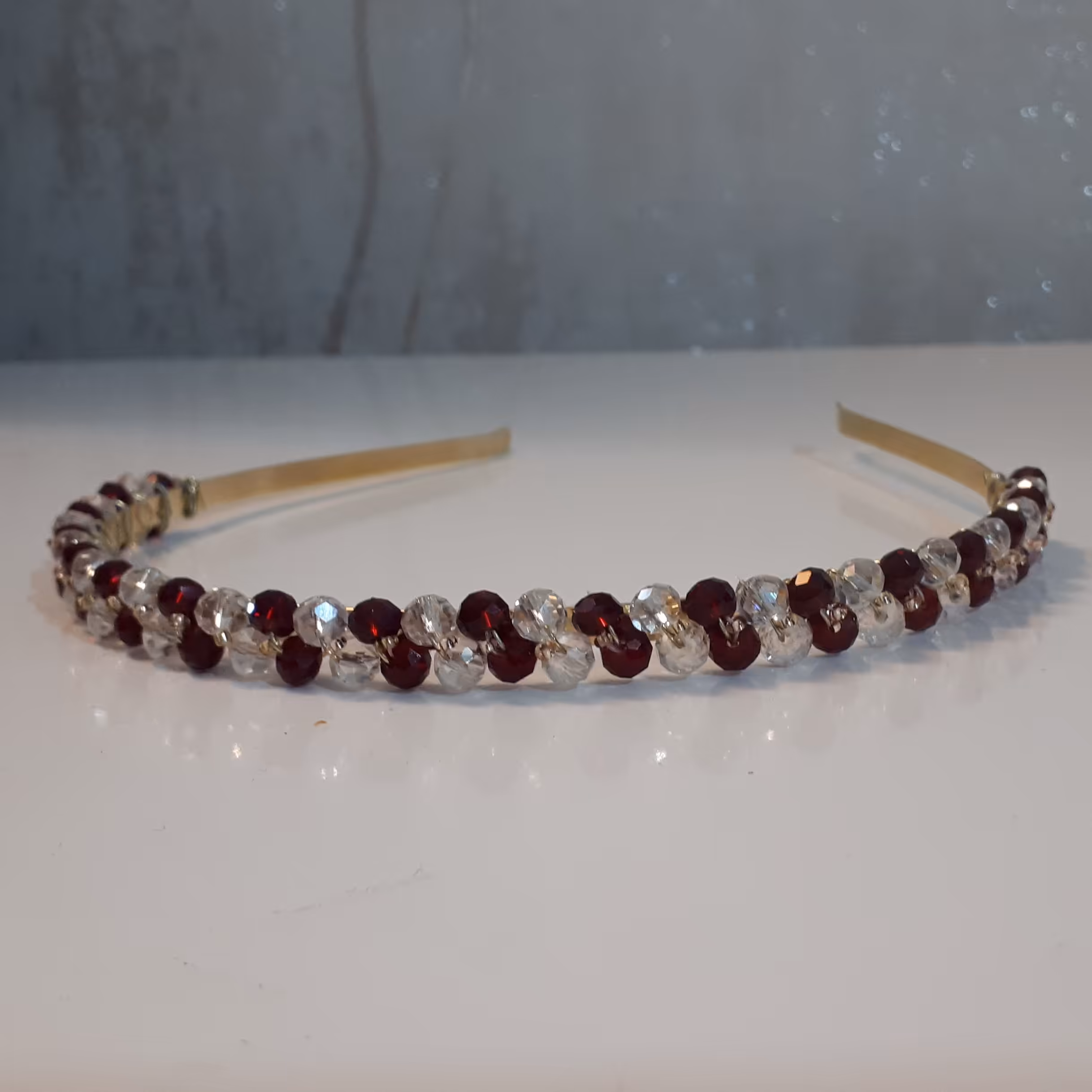 تل کریستالی سفید -قرمز