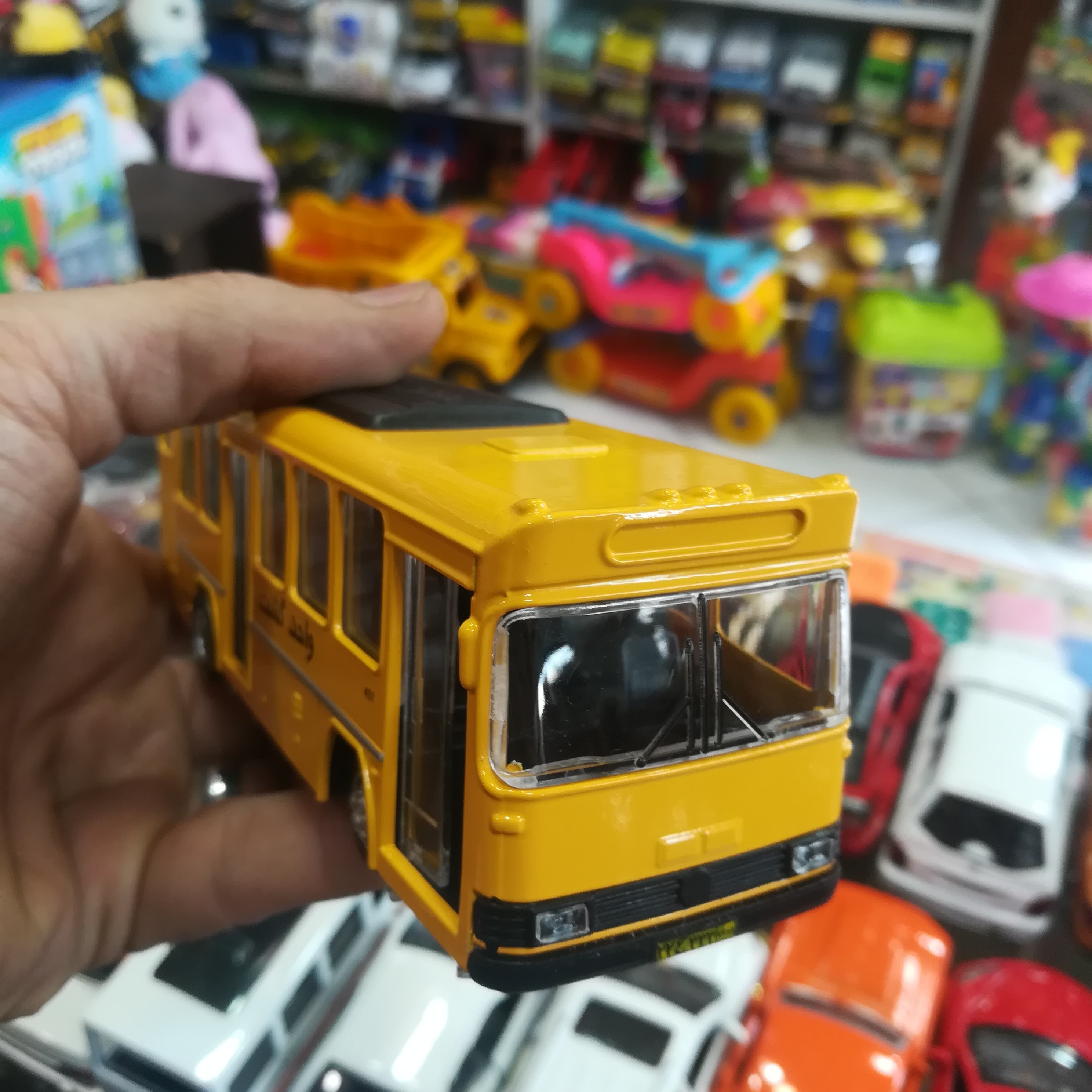 اتوبوس فلزی چراغ دار موزیکال