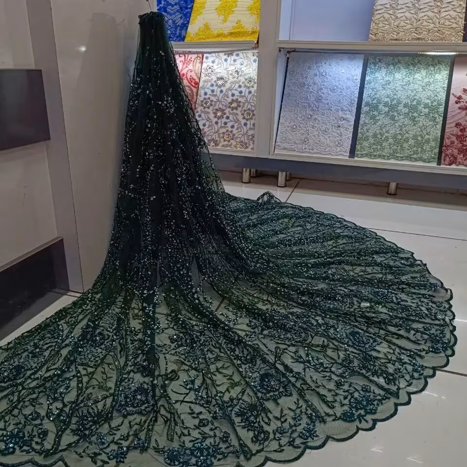 پارچه دانتل مجلسی تمام دست دوز با نخ ابریشمی طرح گلستان گل قواره سه متری