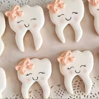 کوکی  دندونی  با  تزیین رویال آیسینگ  بسته 8 عددی