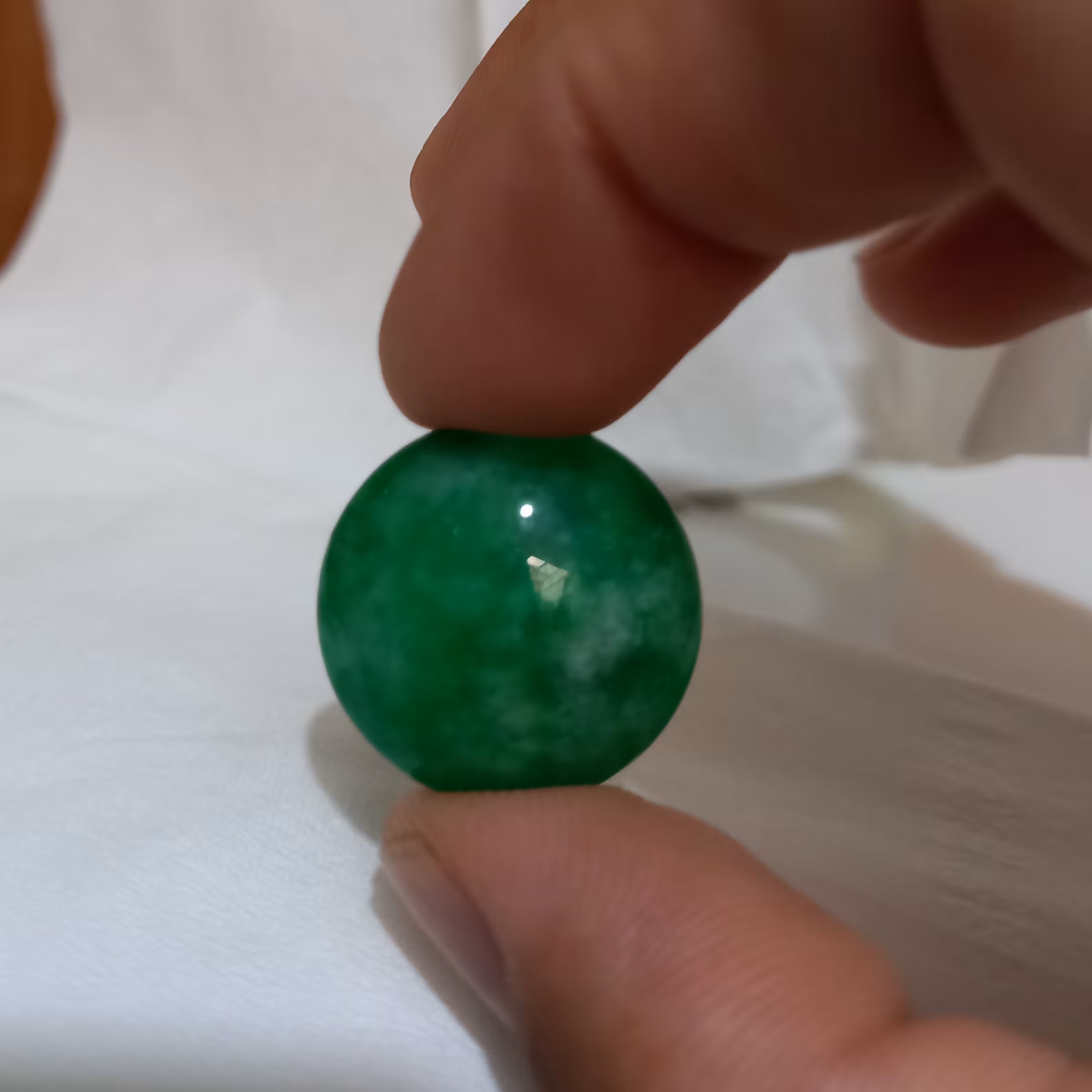 #زمرد جید نگین بدون رکاب تراش دامله کابوشن رنگ سبز روشن خیلی زیبا