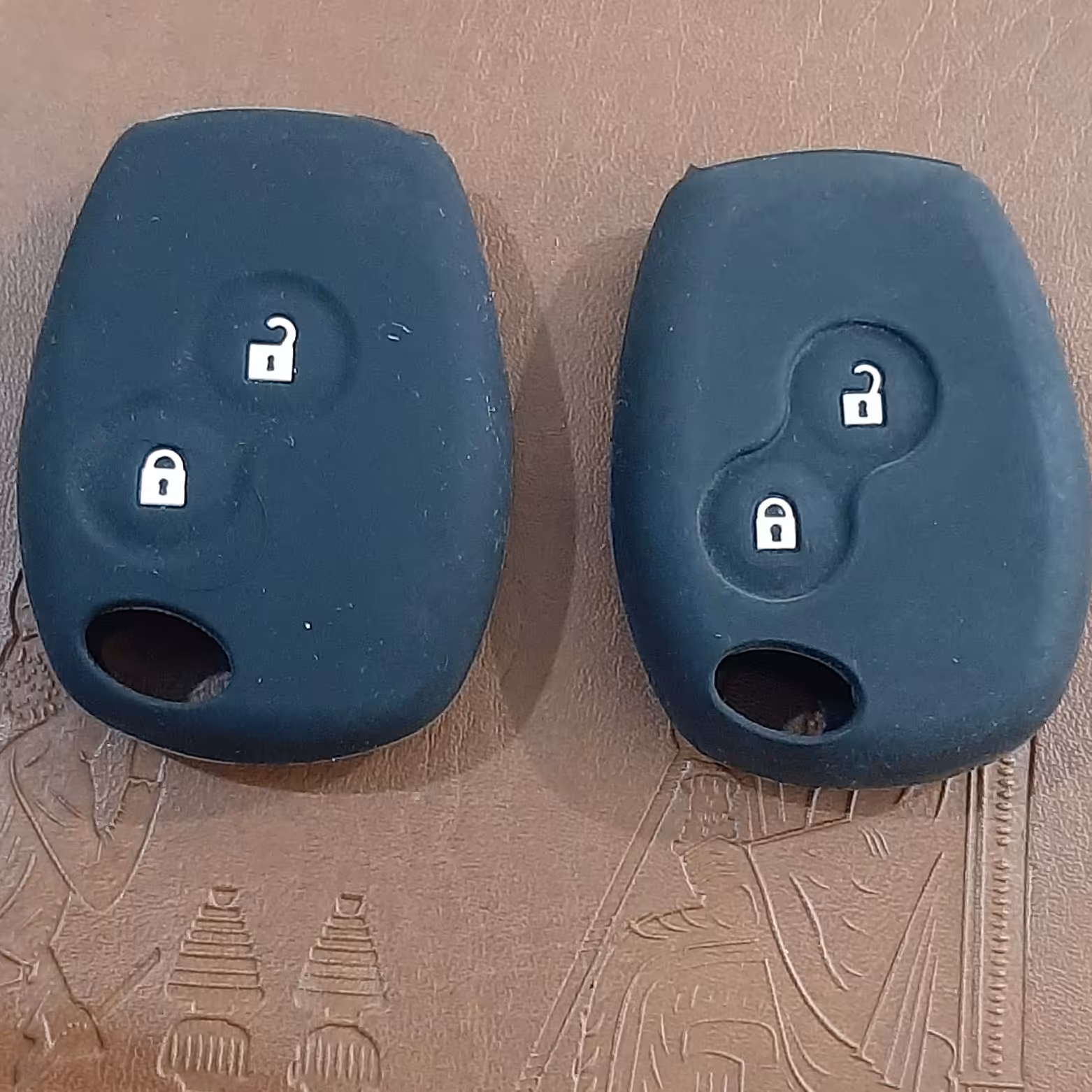 کاور سیلیکونی خودرو ال 90 رنگ مشکی 