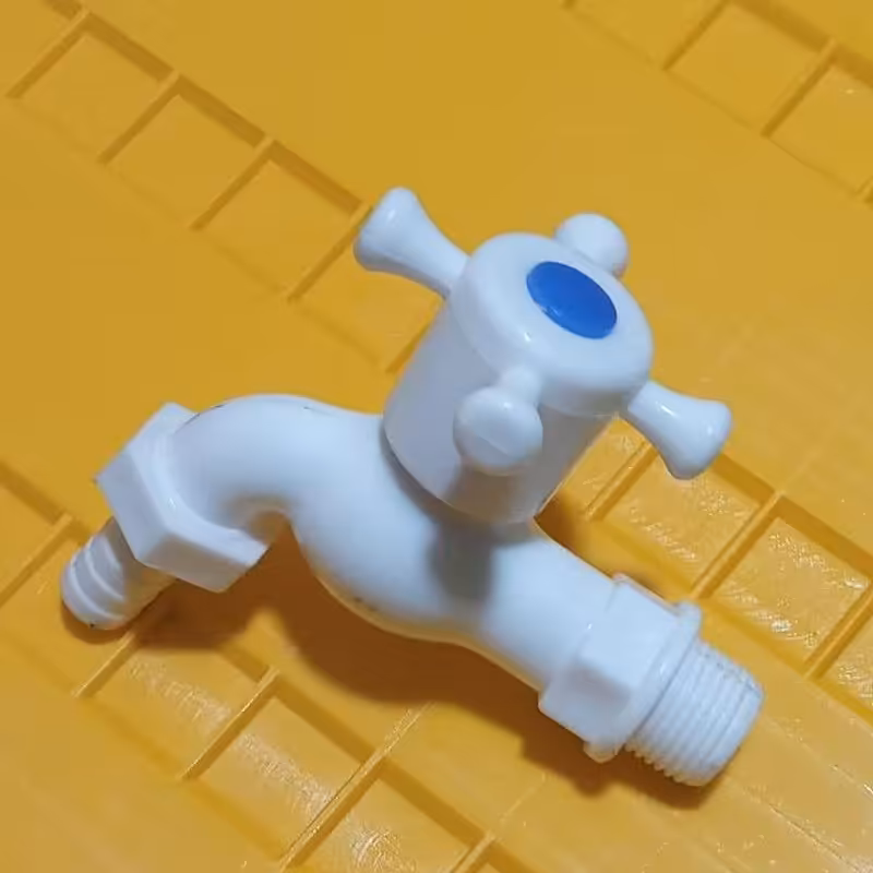 شیرآب پلاستیکی