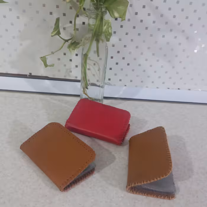 جاکارتی دست دوز با چرم طبیعی (چرم گاو و چرم بز )در رنگ دلخواه 