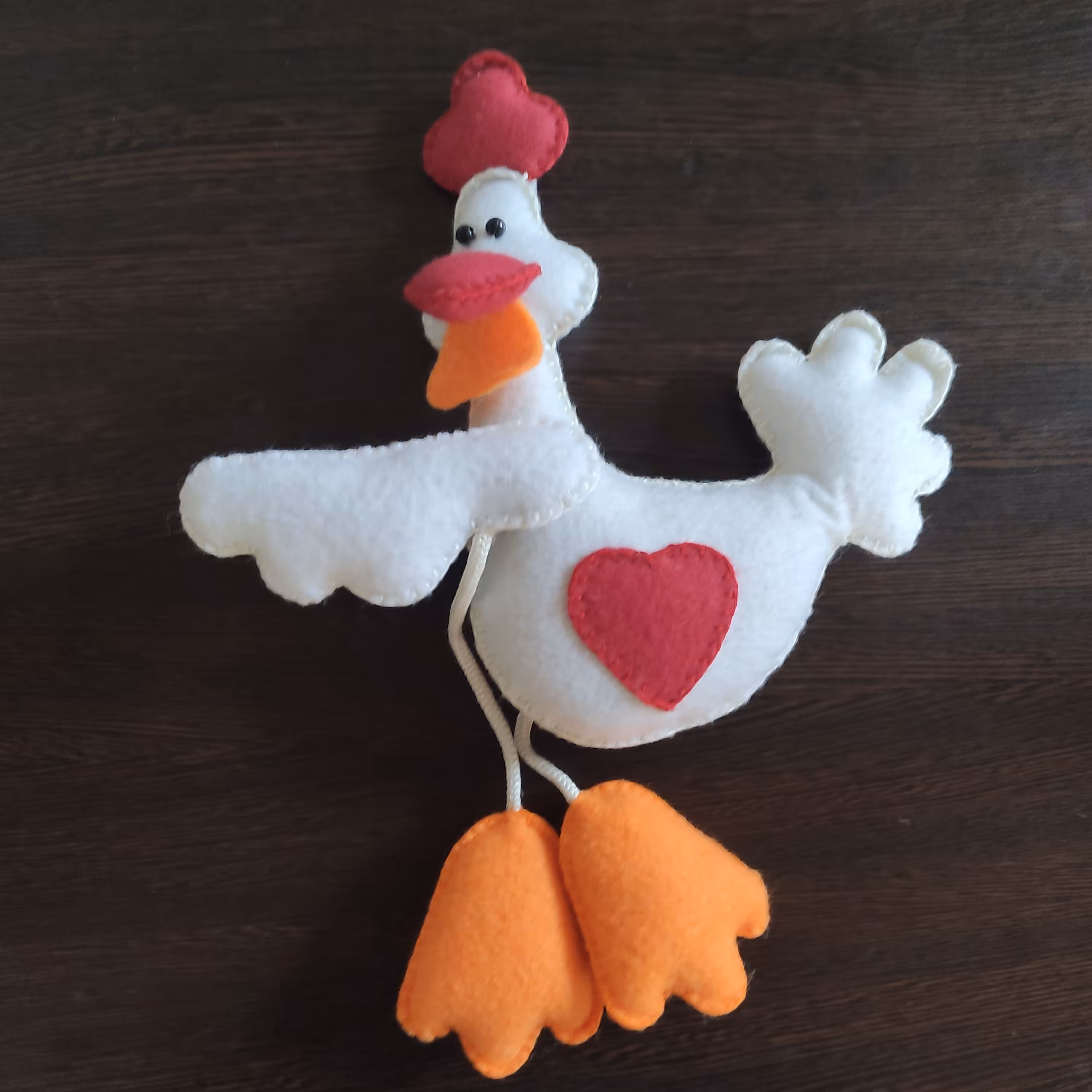 عروسک نمدی خروس دهکده (کار دست )