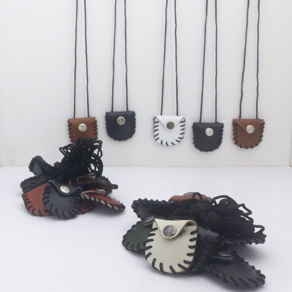 کیف دعا گردن آویز رنگ سیاه