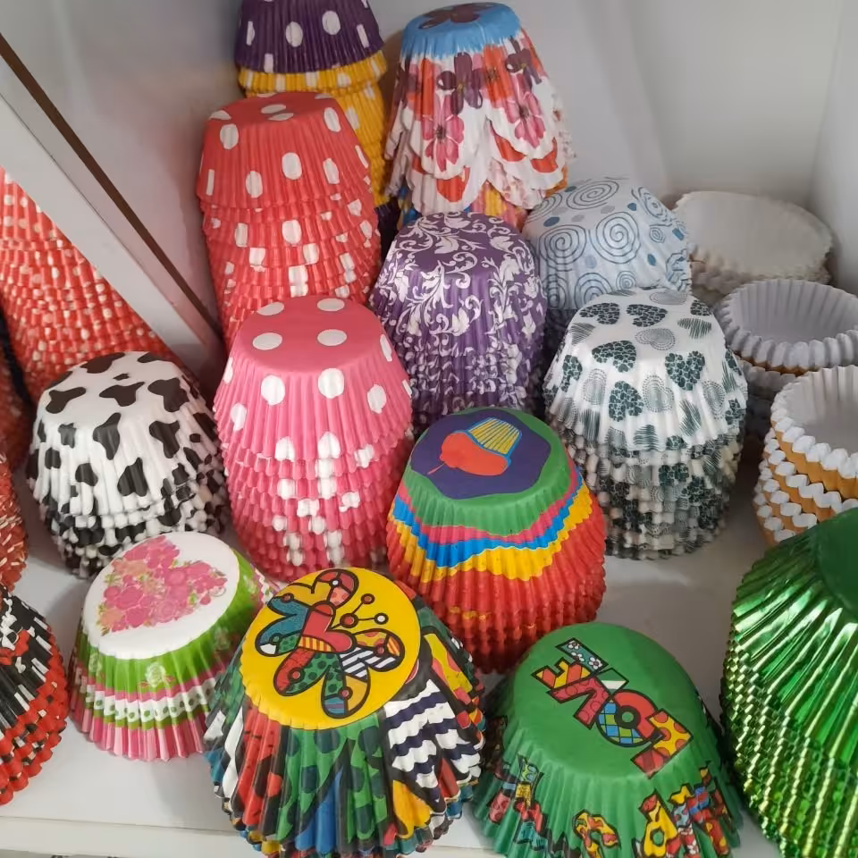 کپ سول کیک یزدی  5 دسته پر تعداد ساده و 20 برگی طرح دار خارجی و ایرانی