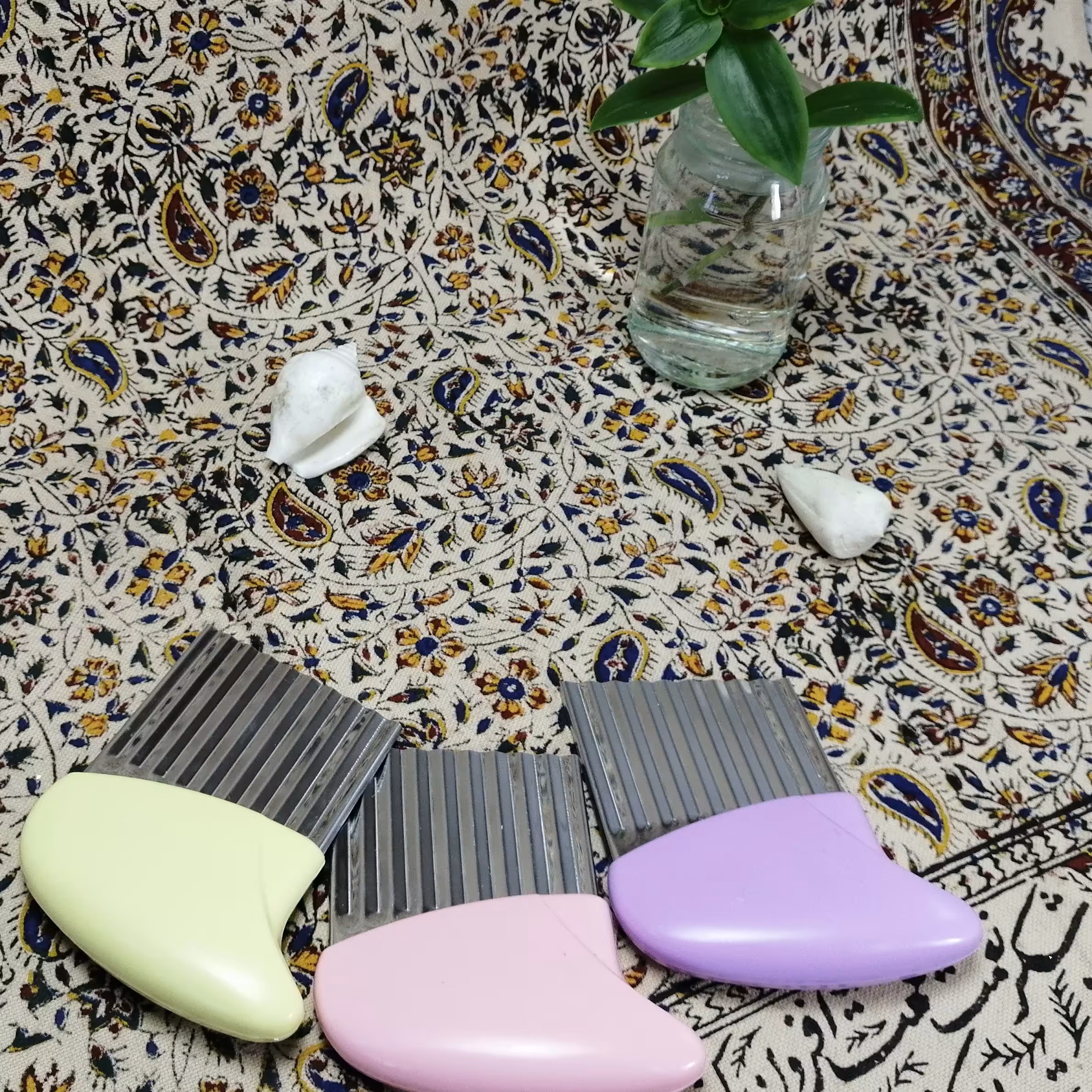 خلال کن دسته منحنی یا اسلایسر سیب زمینی