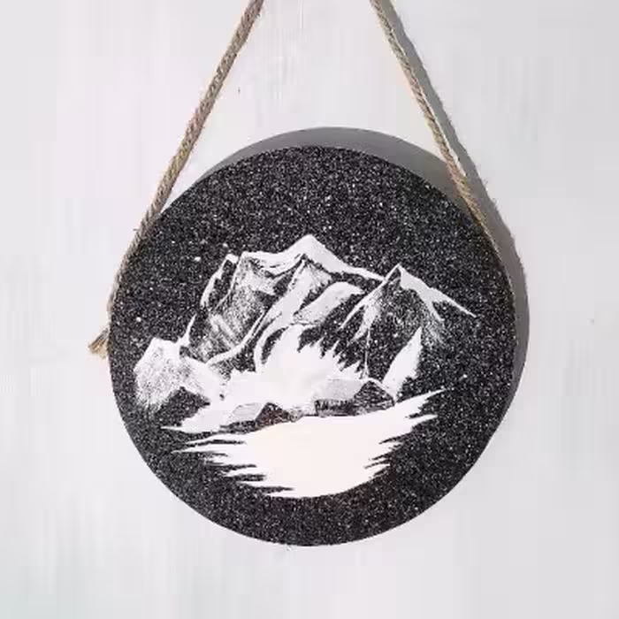 دیوار کوب چوبی کوه برفی