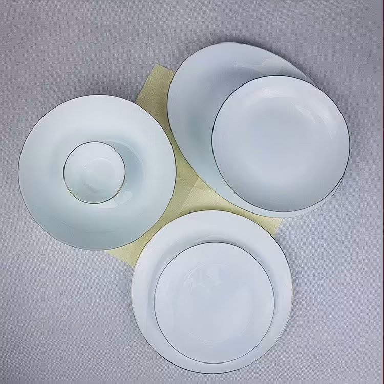  

✅ سرویس آرکوپال 26 پارچه گرد خط طلا برند Dino

🔺درجه 1 جعبه قرمز

