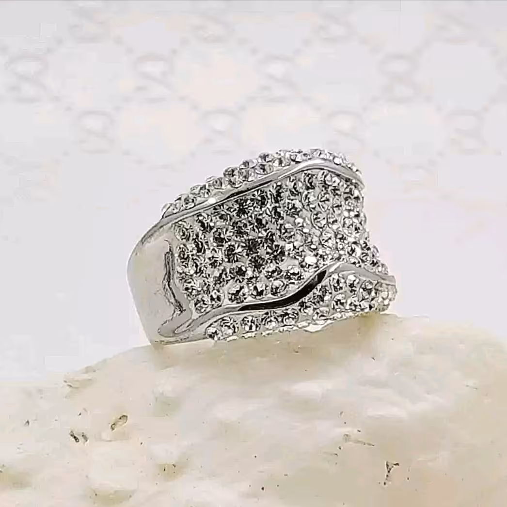 انگشتر نقره زنانه تایلندی برند سواروسکی 