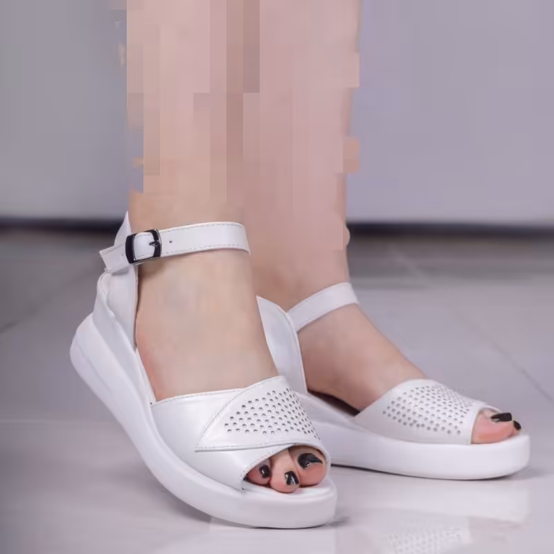 صندل زنانه زیره پیو پاشنه 5 سانت سایز 37 تا 40 سفید و مشکی