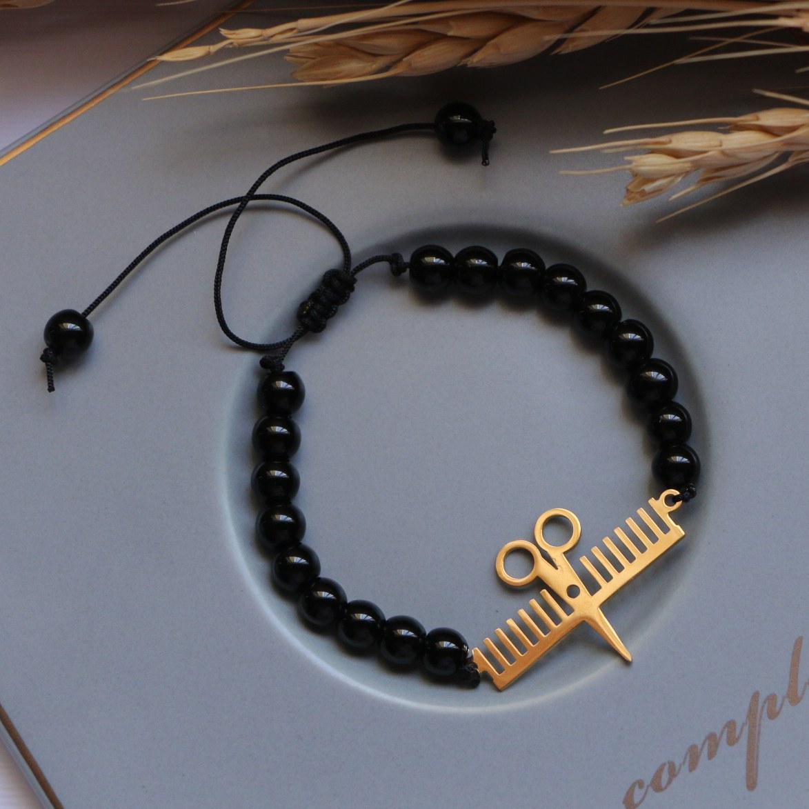 دستبند شونه و قیچی