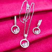 نیمست نقره  جواهر نگین صورتی(با زنجیر)با عیار 925 و آبکاری طلاسفید