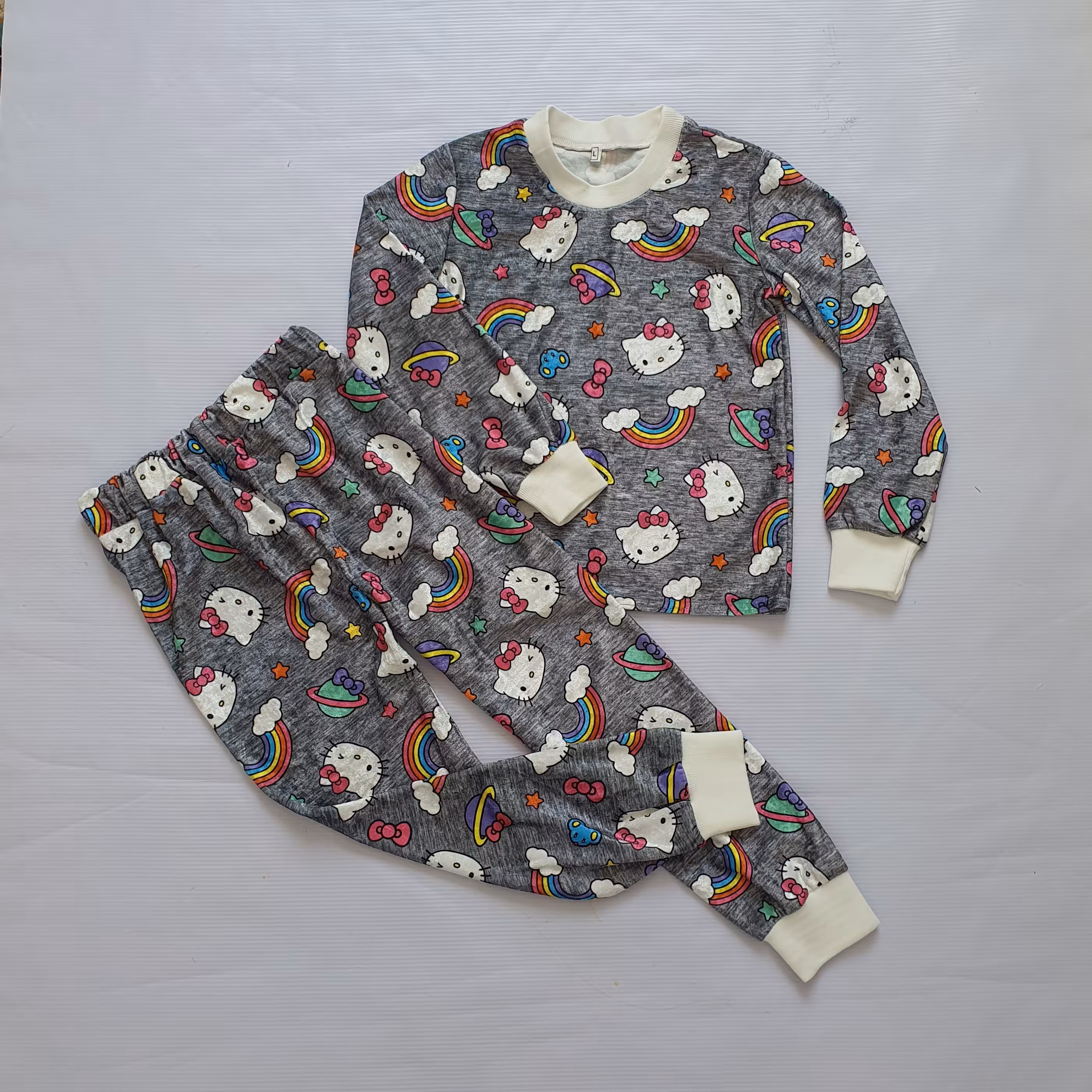 لباس دخترانه کیتی  سایز 4 تا 8 سال  مناسب فصل پاییز و زمستان 