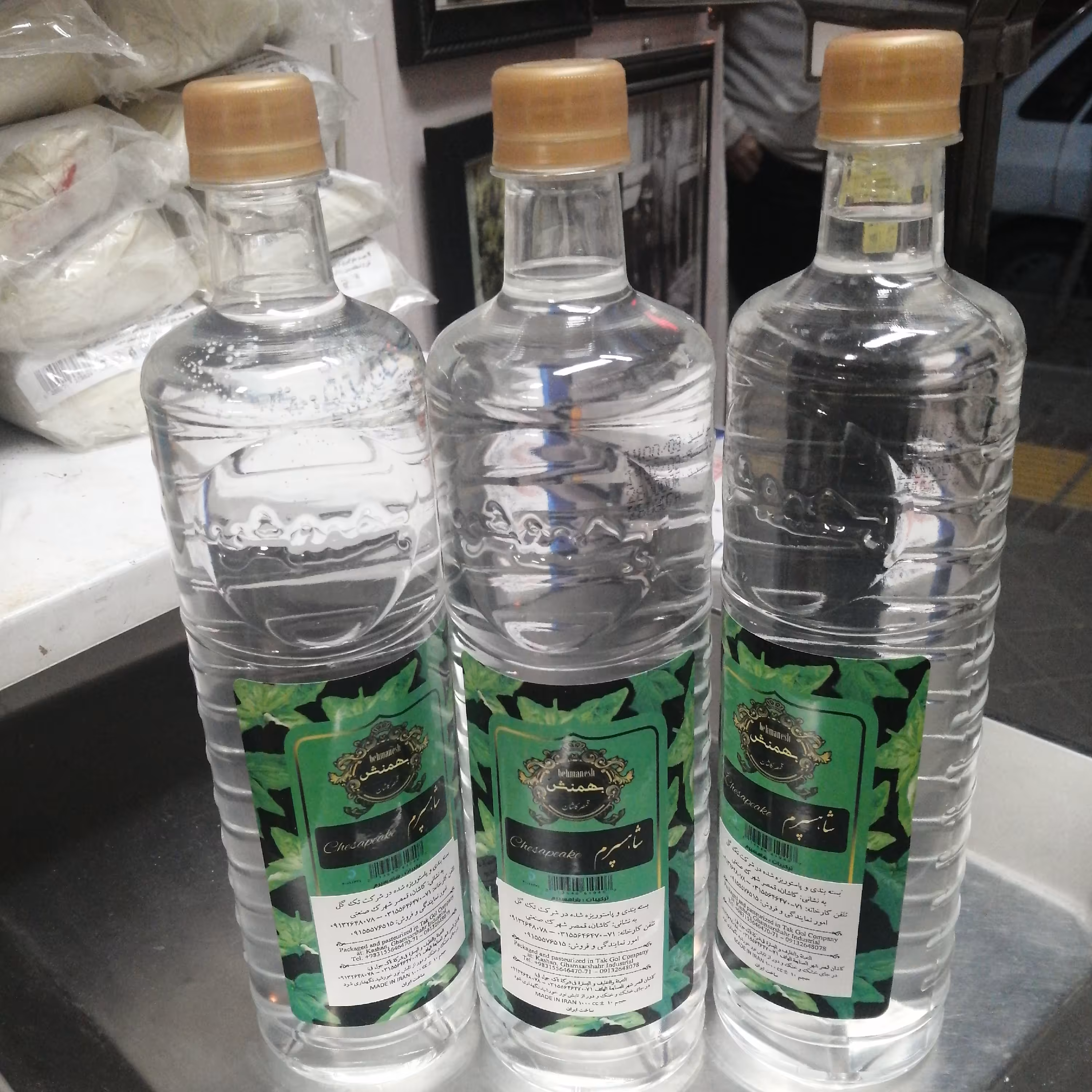 عرق شاه اسپرن یک لیتری محصول کاشان