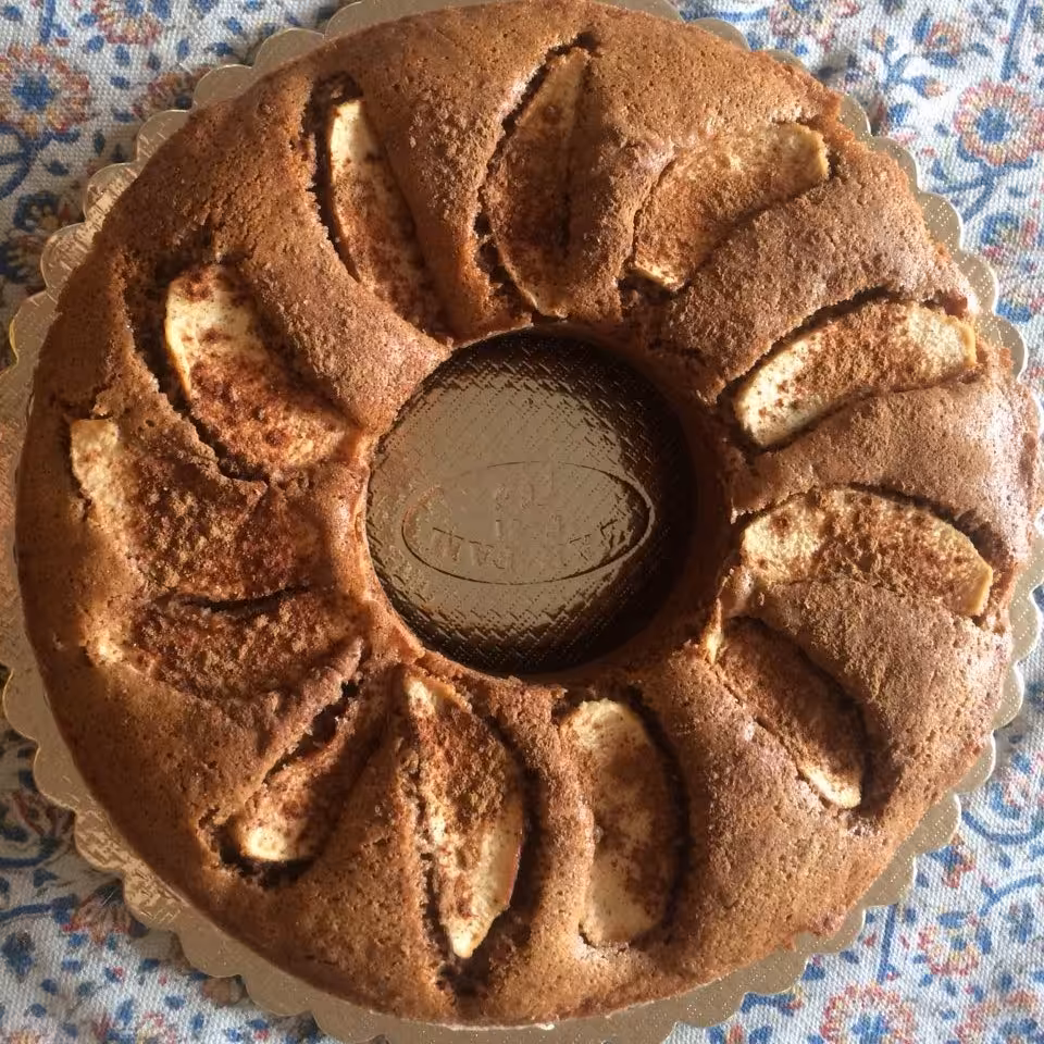 کیک سیب و دارچین متوسط 