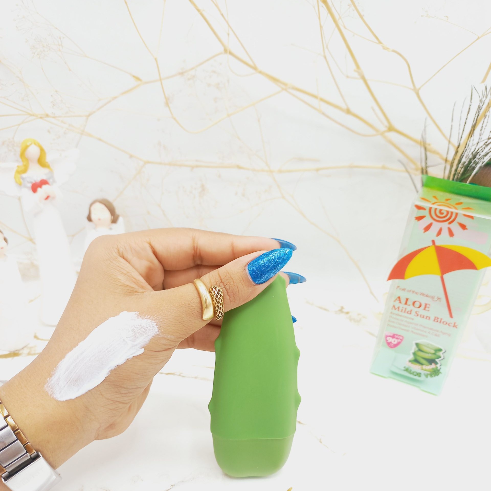 ضد آفتاب SPF90 مدل آلوئه ورا حجم 50 میل وکالی