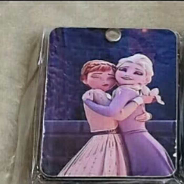 آیینه چوبی آرایشی جیبی طرح عروسکی 