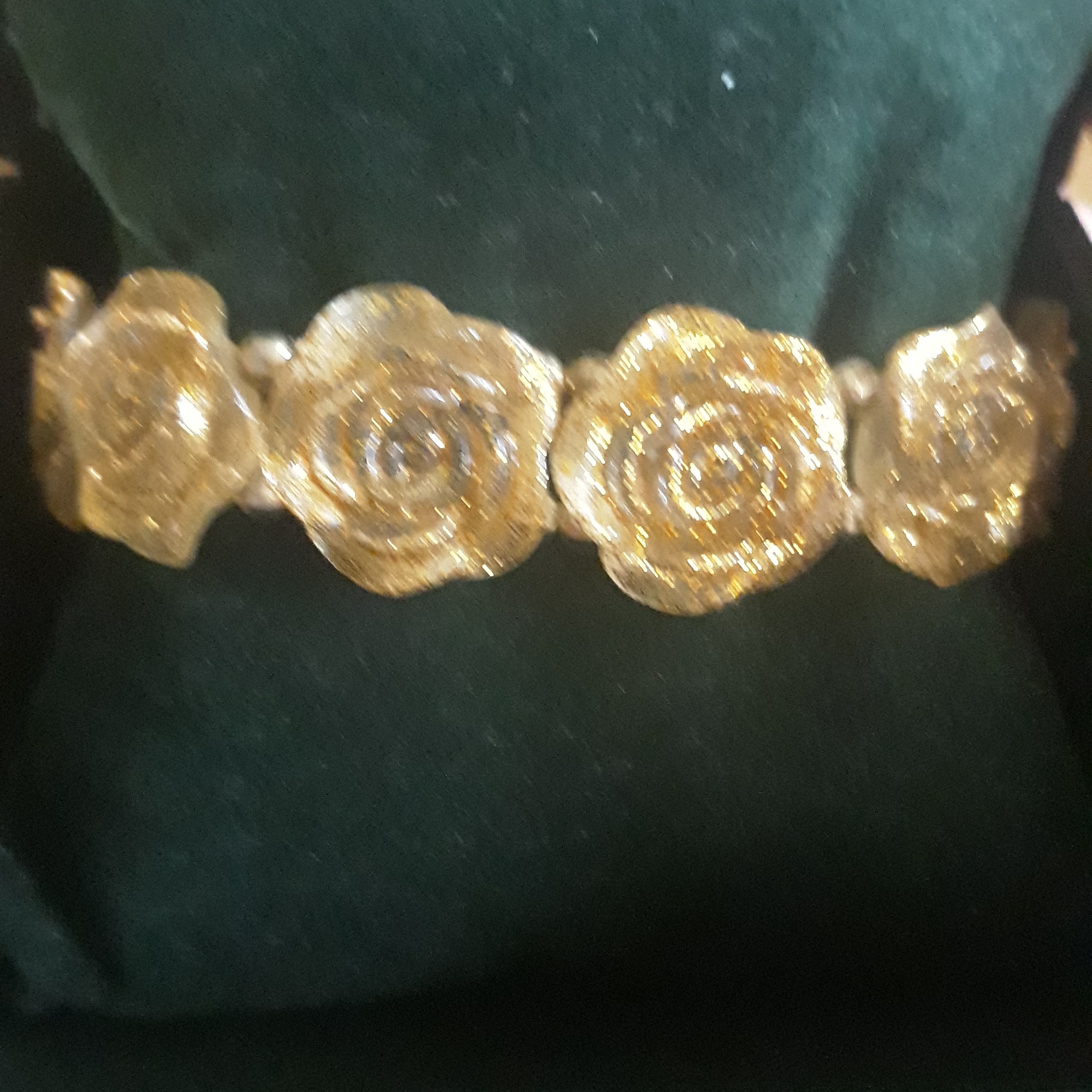 دستبند گل رزینی اکلیلی رنگ زرد