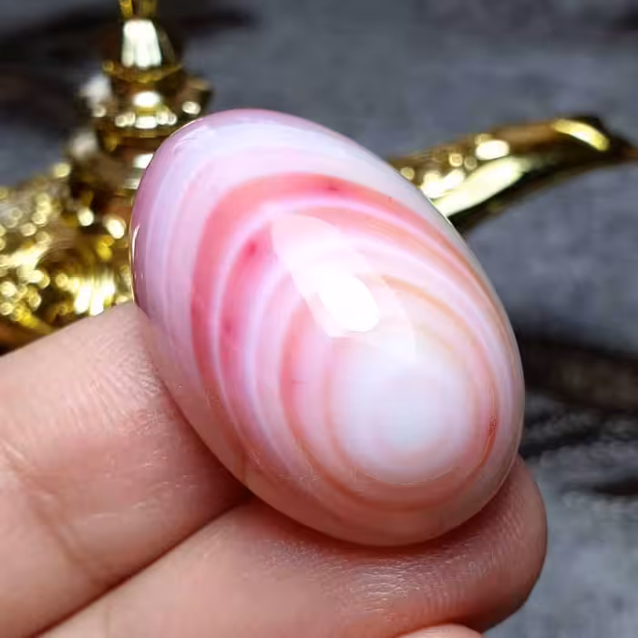  نگین درشت فوق العاده زیبای سنگ عقیق سلیمانی خوش رنگ و خوش طرح بسیار خاص اصل معدنی
کد 26117
