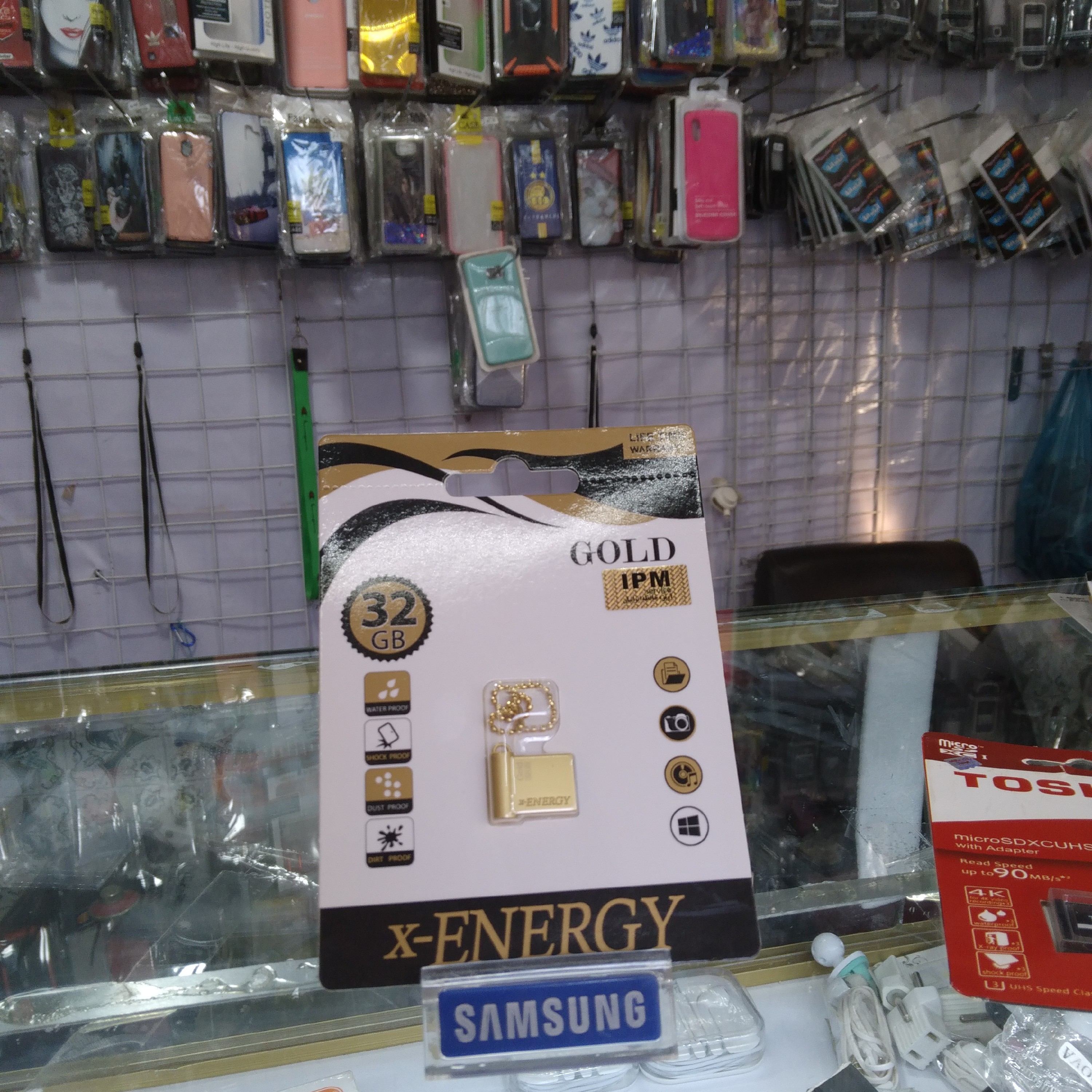 فلش 32گیگ ایکس انرژی گلد