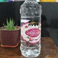 گلاب 18 کیلوگل 1 لیتری کاملا طبیعی بدون یک درصد اسانس  اصل قمصر متعلق به باغ خودمان میباشد 